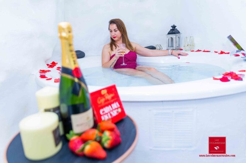 Jacuzzi de la casa cueva Voirnot