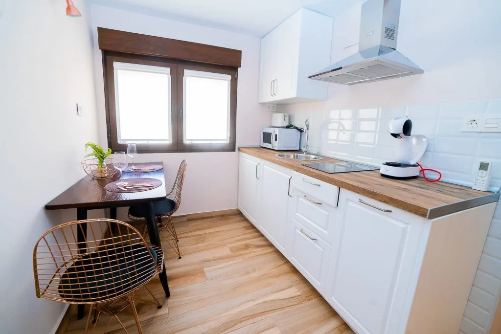 cocina-casa-cueva-con-jacuzzi